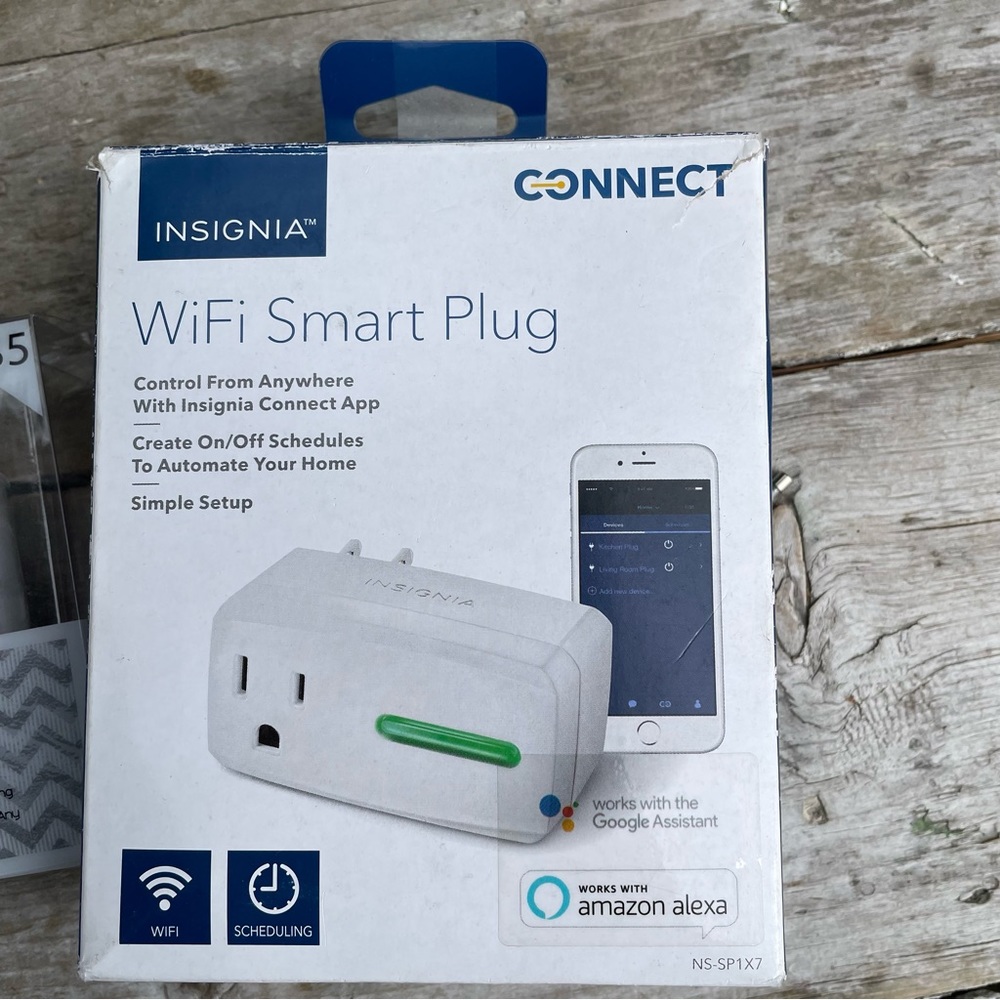 Insignia WiFi Smart Plug new Amazon Alexa